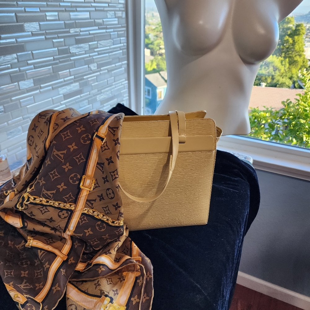 🍦🍦- Vanilla LOUIS VUITTON Croisette Tote - Picture 6 of 16